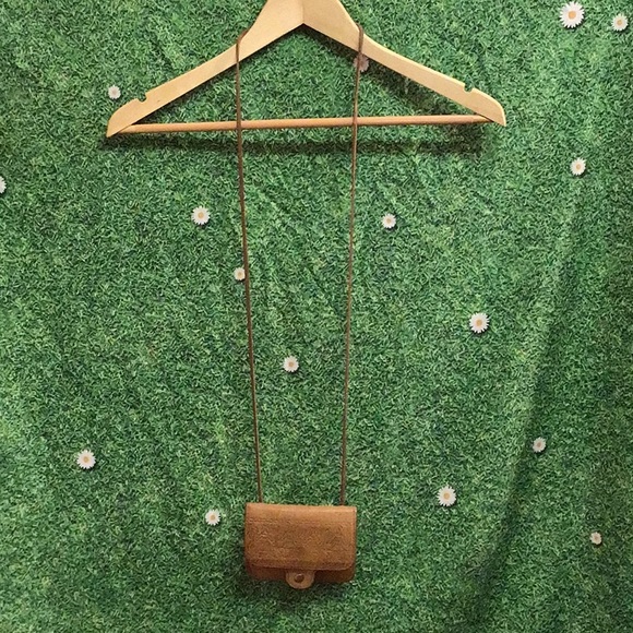 Brazilian🌟artisan made🍮tiny purse, long strap. Beautiful! - Picture 11 of 13